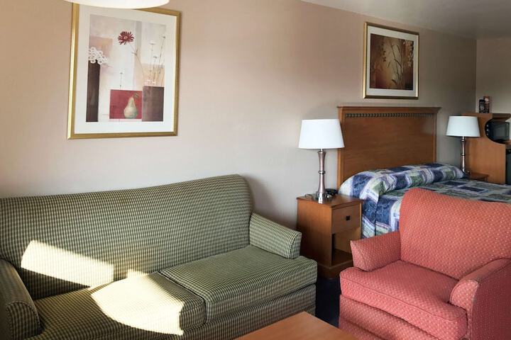 Room 12 of 28
