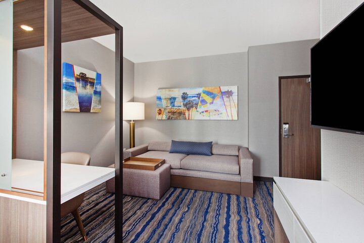 Room 15 of 31