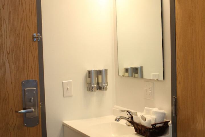 Room 48 of 83