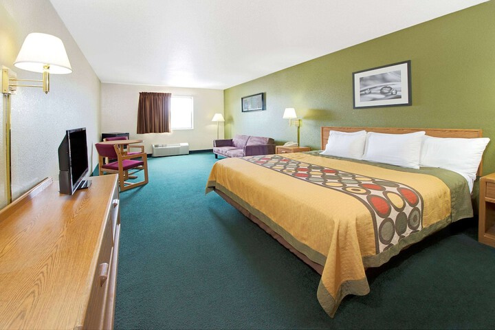 Room 12 of 15