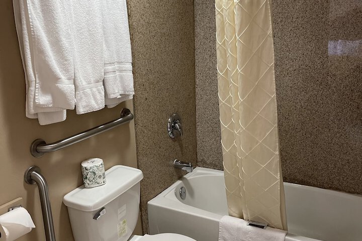 Riverton Inn & Suites