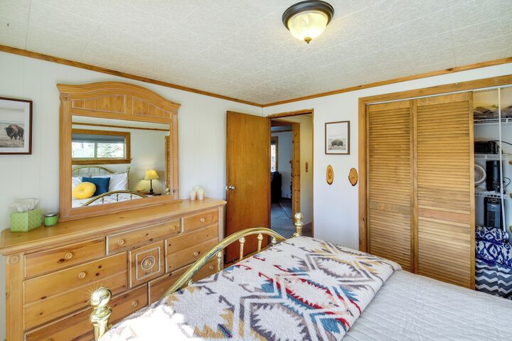 Hike Bike & Boat: Cabin w / Dock on Seeley Lake!