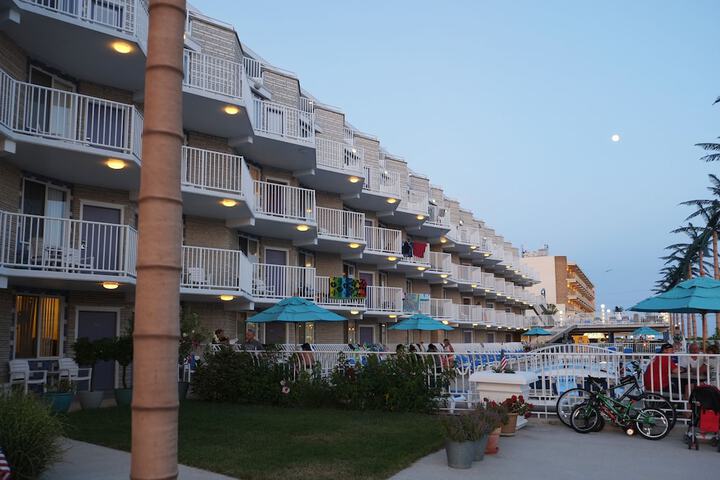 Hotel 3 of 77