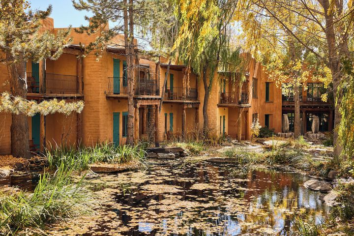 El Monte Sagrado Living Resort & Spa