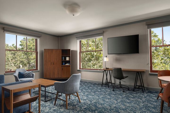 Room 14 of 32