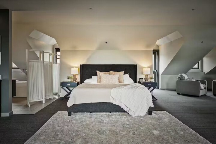Room 43 of 110