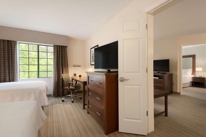 Room 17 of 36