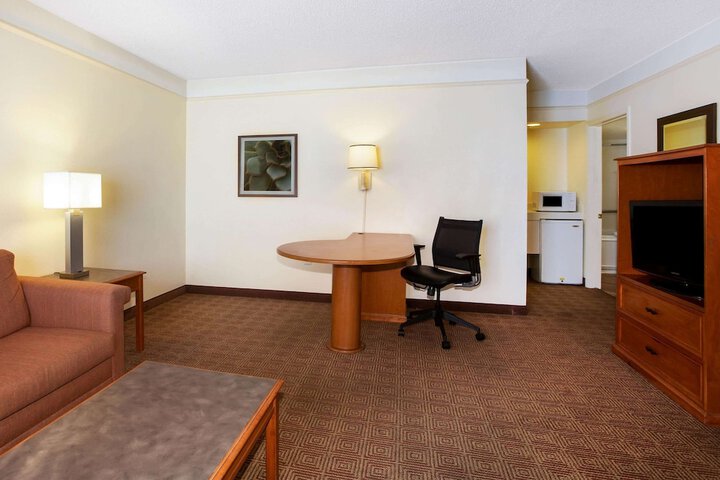 Room 12 of 33