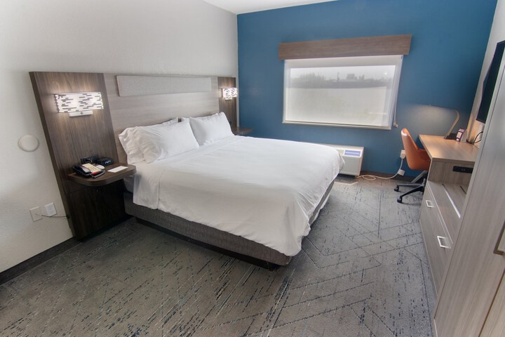 Room 34 of 72