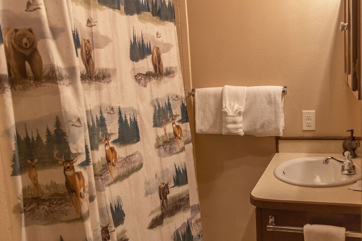 Room 40 of 164