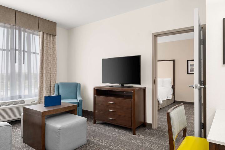 Room 13 of 30