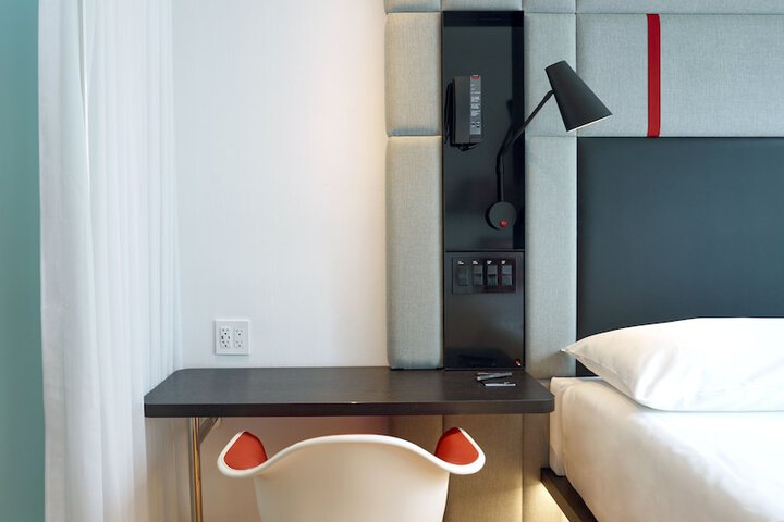 Room 45 of 62
