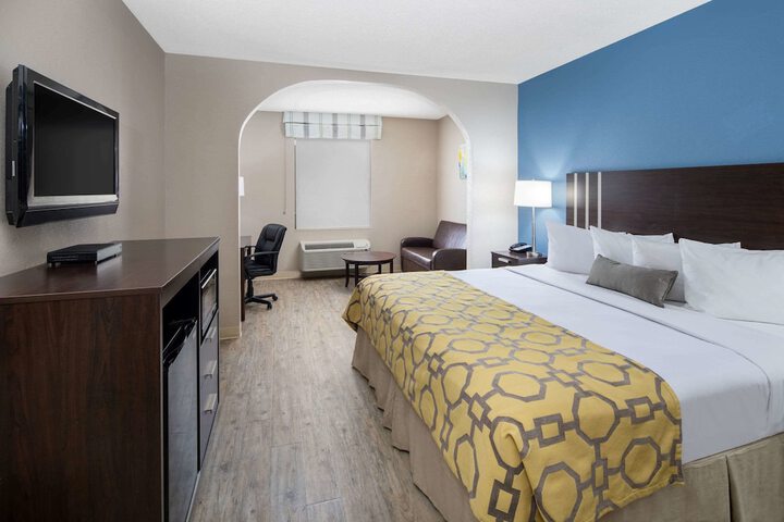 Room 3 of 16