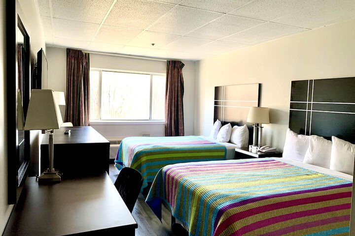 Room 17 of 33