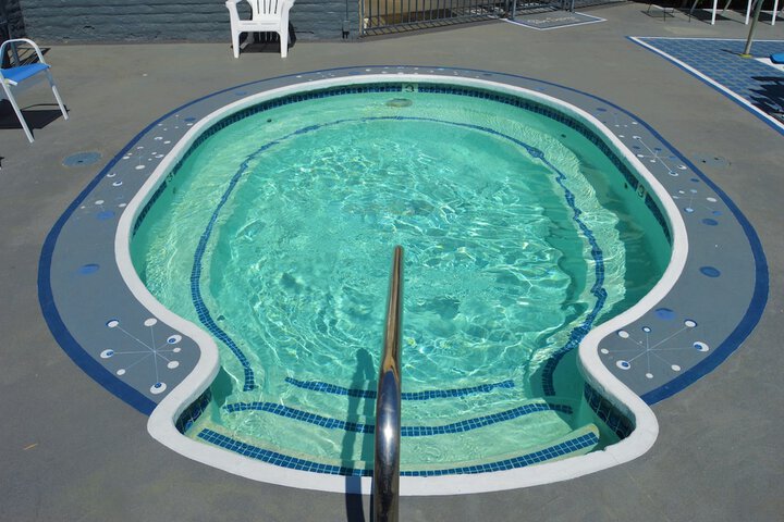 Pool 11 of 42