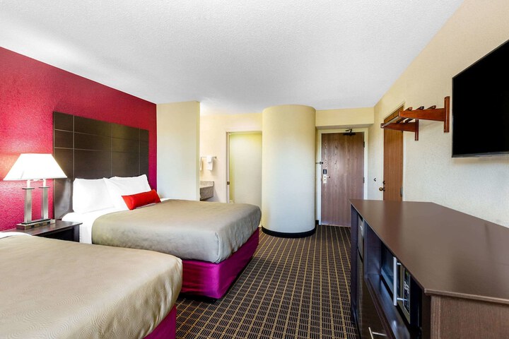 Room 10 of 23