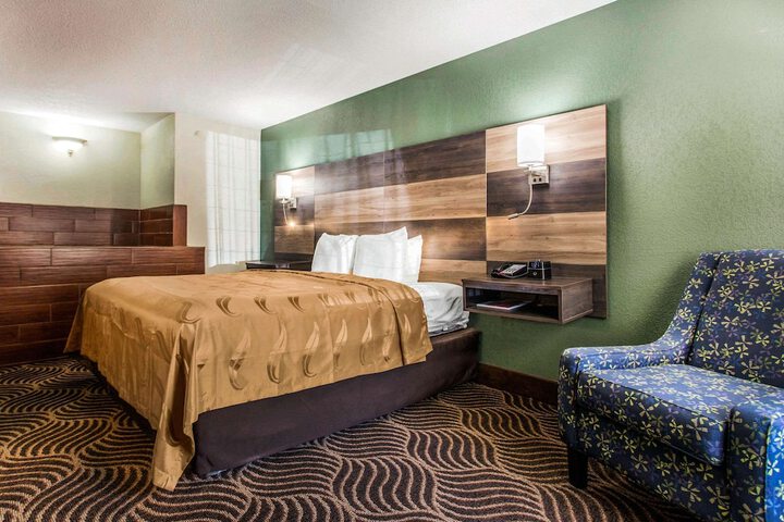 Room 21 of 35
