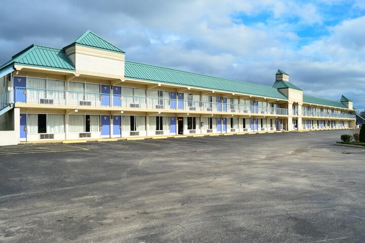 Motel 6 Pulaski TN
