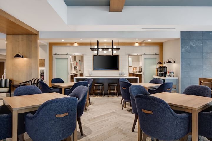 Staybridge Suites Iowa City Coralville by IHG