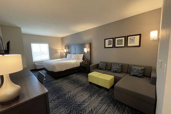 Room 18 of 38
