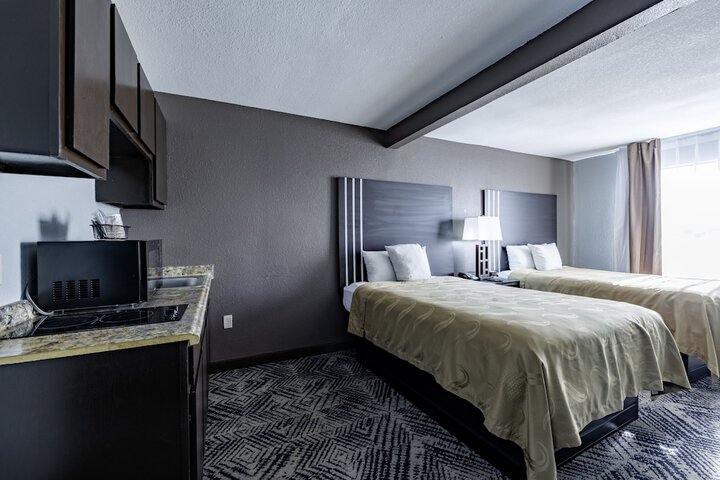 Room 27 of 43