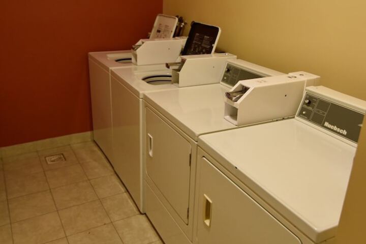 Room 9 of 19