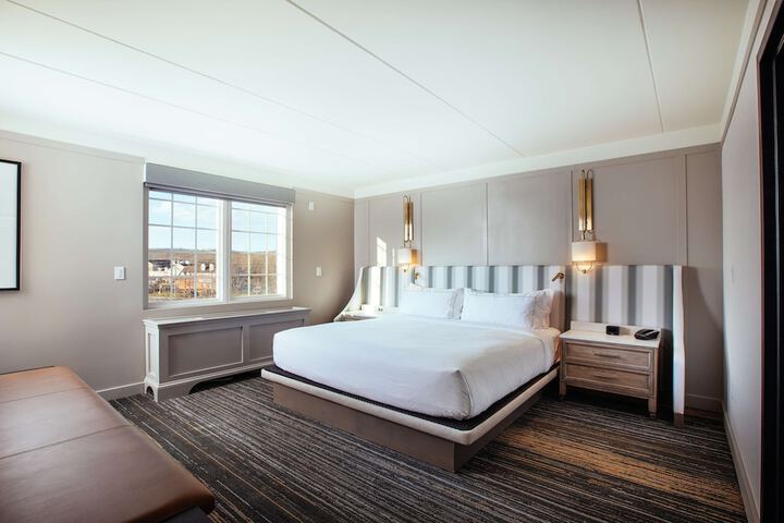 Room 28 of 49