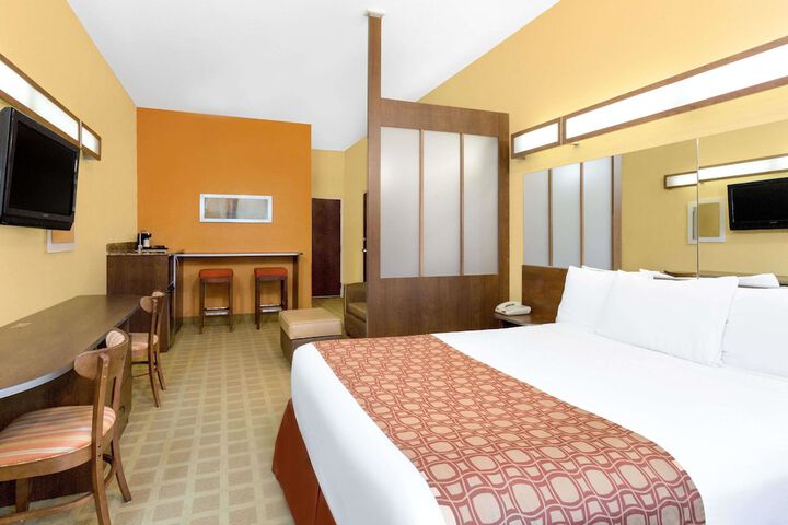 Microtel Inn & Suites by Wyndham Greenville / University Medic