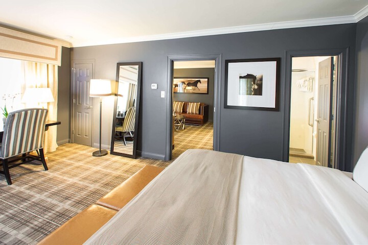 The Campbell House Lexington Curio Collection by Hilton