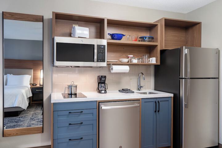 Room 14 of 28