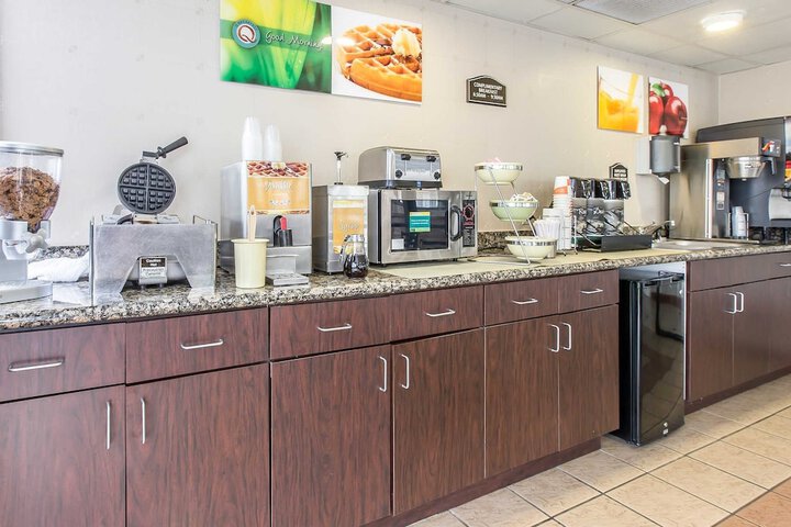 Breakfast/Coffee Service 23 of 24