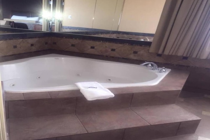Microtel Inn & Suites by Wyndham Quincy Downtown / River Area