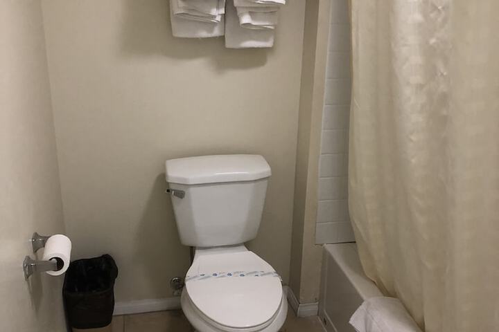 Room 33 of 154