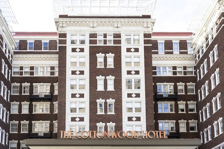 Hotel 8 of 85