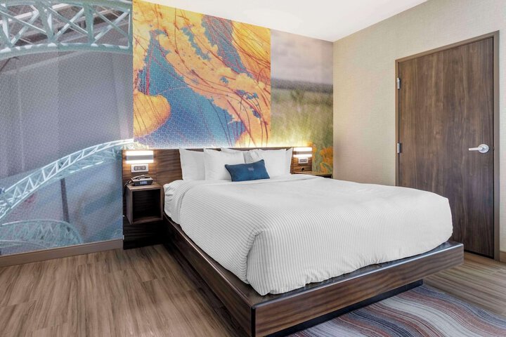 Room 32 of 51