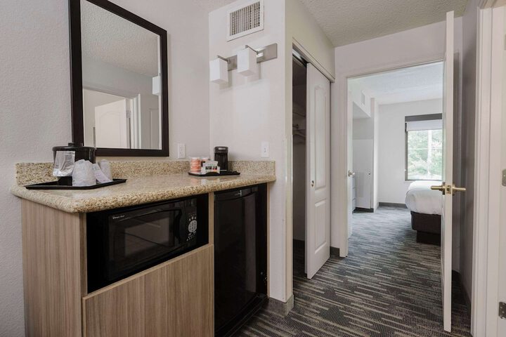 Country Inn & Suites by Radisson Lake George (Queensbury), NY