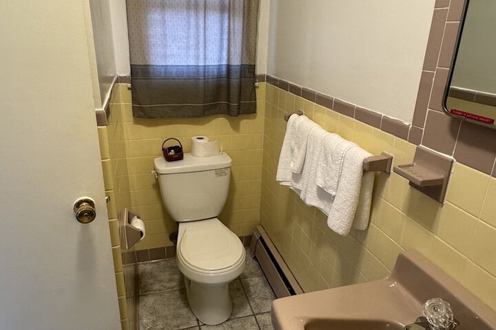 Room 9 of 11