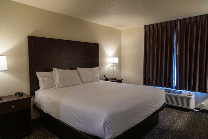 Room 35 of 48