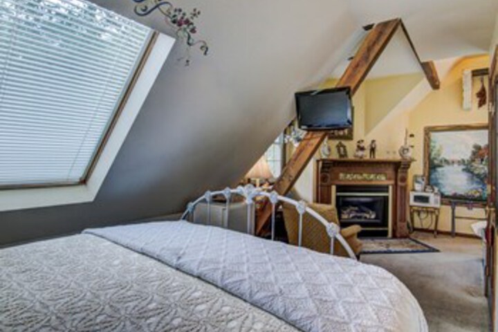 James Mulvey Carriage House Inn