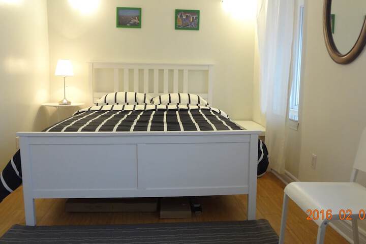 Room 35 of 71