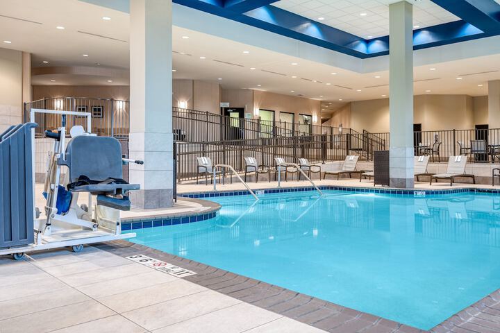 Pool 10 of 39