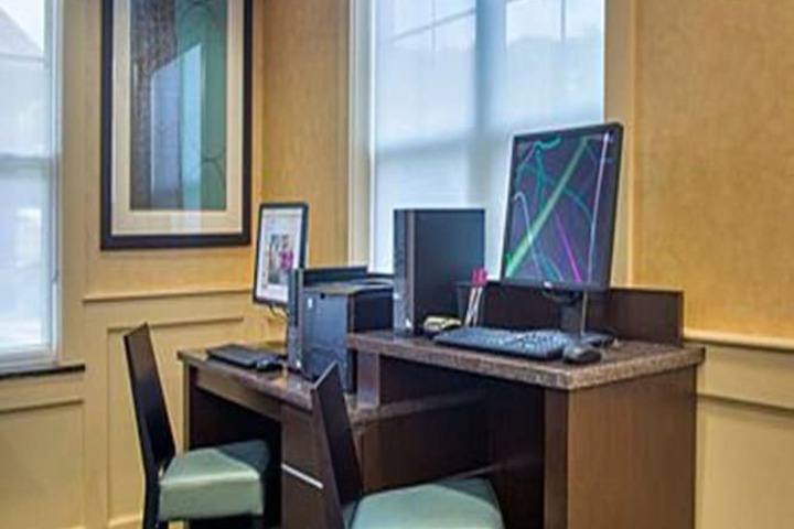 Business Center 27 of 28