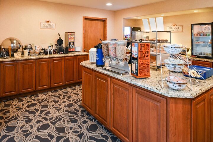 Breakfast/Coffee Service 40 of 48