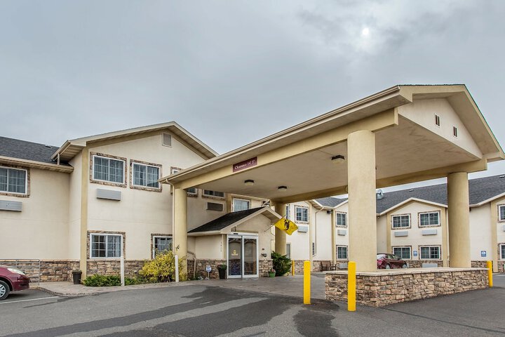 Hotel 5 of 71