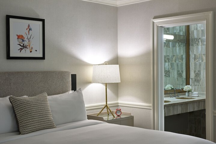 Room 27 of 47