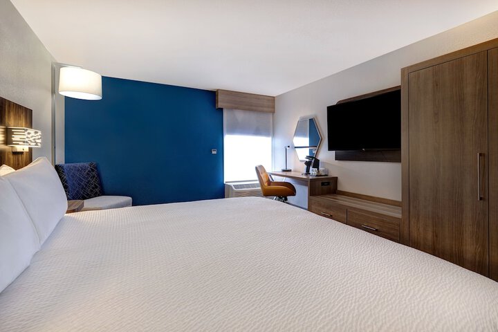 Room 16 of 35
