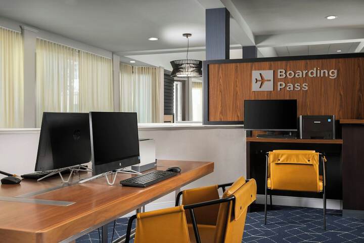 Courtyard by Marriott Dallas-Fort Worth / Bedford
