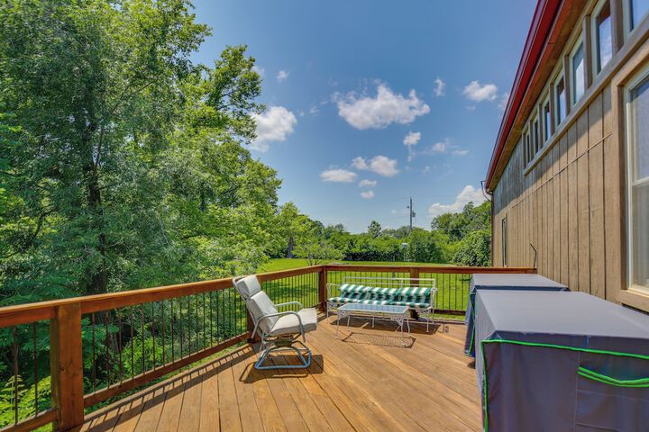 Serene Pacific Getaway: Deck Grill & Fire Pit!