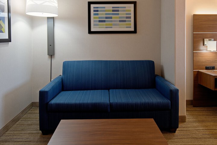 Room 27 of 35
