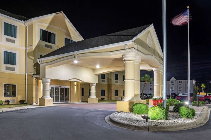 Hotel 3 of 61
